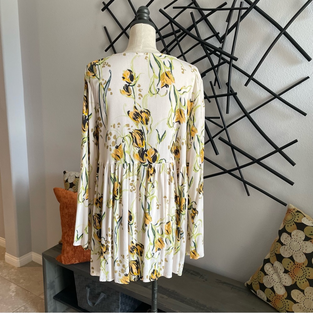 Free People, Long Sleeve, Flower Print Top - Picture 2 of 4